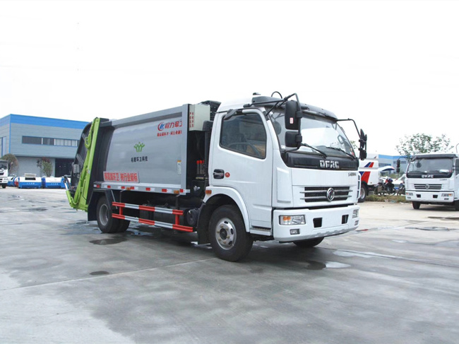 8方壓縮式垃圾車方位圖片-程力壓縮垃圾車專業(yè)廠